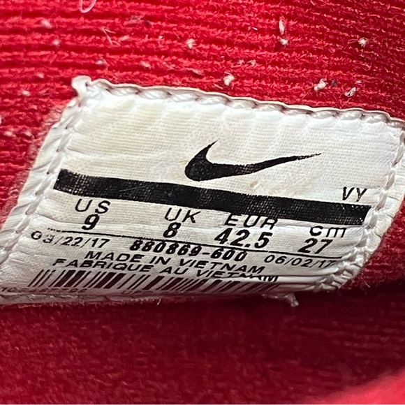 Nike Air Shake Ndestrukt red leather sneakers women’s size 9 athletic activewear - Picture 9 of 9